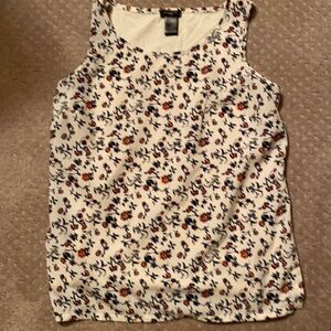 Ann Taylor top. Size SP. excellent condition.